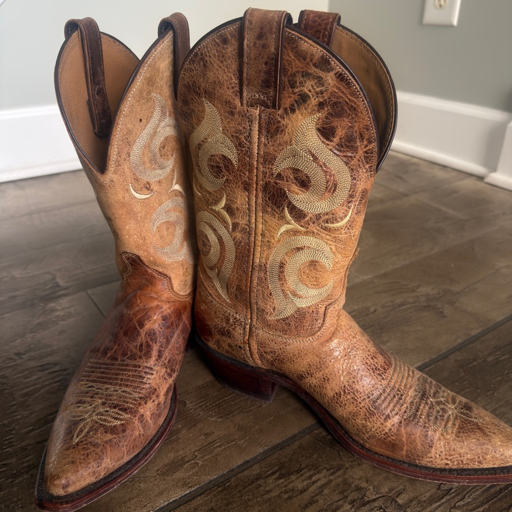 Justin Boots Distressed Brown and Cream Western Boots